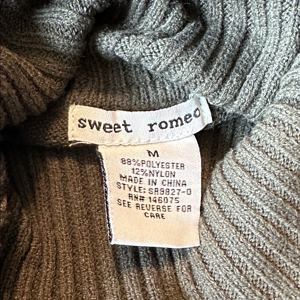 Sweet Romeo olive green Ribbed Sweater - Picture 3 of 3
